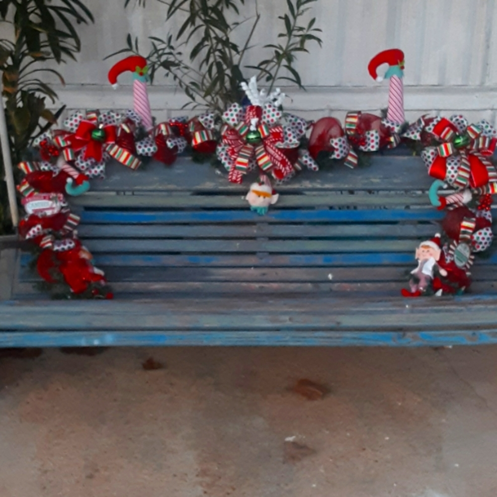 9ft. CHRISTMAS ELVES GARLAND